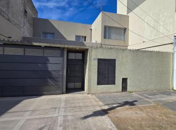 Casa · 230m² · 4 Ambientes · 3 Cocheras · Venta Casa 4 Ambientes en Berazategui