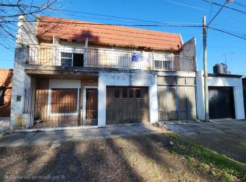 Casa · 120m² · 4 Ambientes · 1 Cochera · ¡Casa en Dos Plantas Sobre Lote Propio de 10 X 20!