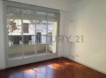 Departamento · 66m² · 3 Ambientes · Departamento en Venta de 2 Dorm. + Dep Incorp en Balvanera 71 m. Balcon Corrido. Luz y Sol.