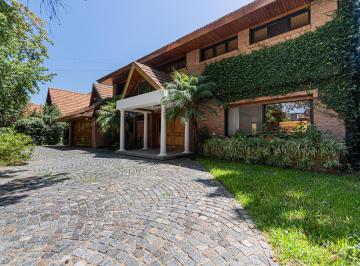Casa de 6 ambientes, San Isidro · Regia Casa Lote 1243 m², 425 m² Construidos Pileta y Casa de Huéspedes / 5 Dorm