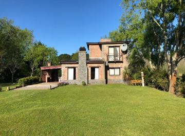 Casa de 3 ambientes, Costa del Este · Casa con Jardín de 663 m² y Pileta y 3 Dorm. en Venta en Costa del Este