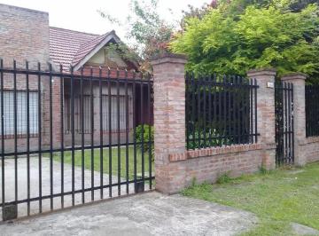 Casa · 120m² · 3 Ambientes · 1 Cochera · Pilar Centro