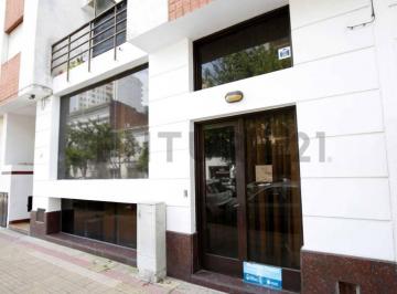 Local comercial · 239m² · 7 Ambientes · Oficina o Local en Venta La Plata con Subsuelo Amplio