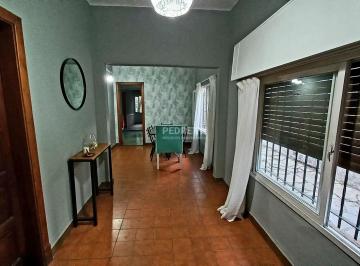 Casa · 140m² · 4 Ambientes · 3 Cocheras · Oportunidad - Casa con 3 Dorm., Garage, Patio y Jardín en Llavallol