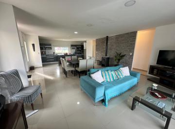 Casa de 6 ambientes, San Miguel del Monte · Retasado - Excelente Casa de 6 Ambientes