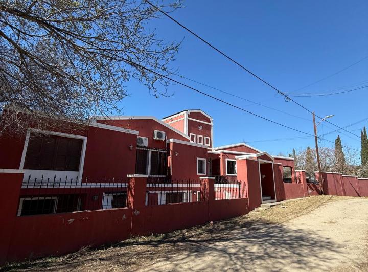 Casa en venta en Villa del Lago · 8 ambientes
