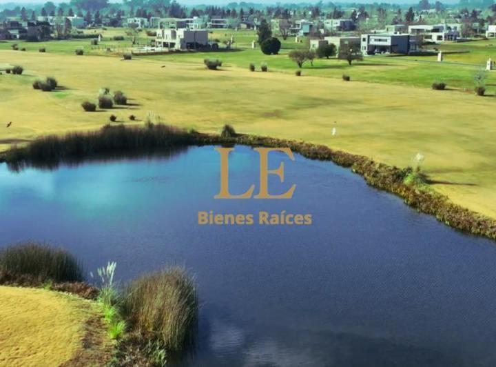Terreno · 1094m²