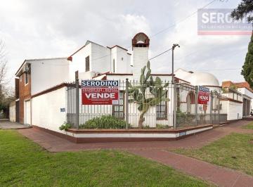 Casa · 210m² · 6 Ambientes · 4 Cocheras · Importante Casa Estilo Campo