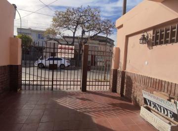 Casa de 2 ambientes, Córdoba · Casa Amplia Esquina Barrio Pueyrredón