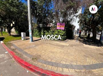 Casa · 80m² · 4 Ambientes · Importante Esquina Centrica de Moreno