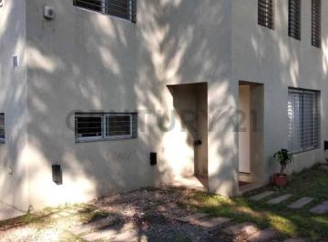 Casa · 149m² · 5 Ambientes · 2 Cocheras · Casa en Venta en Fisherton