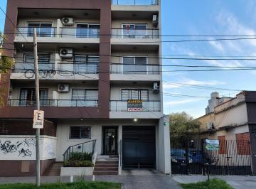 Departamento de 2 ambientes, Lomas de Zamora · Depto. Al Frente con Balcon a m Av