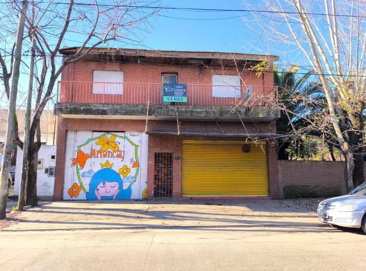 Casa · 410m² · 5 Ambientes · 4 Cocheras