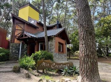 Casa de 3 ambientes, Mar Azul · Casa en 2 Plantas con Lote Lindero | 900 m² Totales – ¡Oportunidad!
