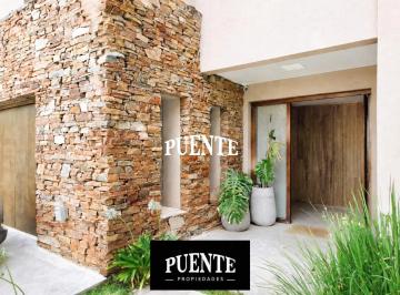 Casa · 350m² · 7 Ambientes · Casa en Venta en St. Thomas Oeste con Vistas a Doble Golf