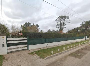 Casa · 260m² · 2 Ambientes · Casa Quinta 260 m² en 2.505 m² de Tierra - Quincho C/ Parrilla y Pileta de Natación Villa Luzuriaga