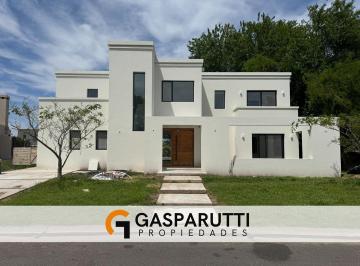Casa · 290m² · 5 Ambientes · 4 Cocheras · Casa en Venta en San Matías con Pileta