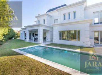 Casa · 300m² · 5 Ambientes · 2 Cocheras · Venta Casa 6 Ambientes Nuevo Quilmes