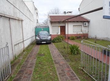 Casa de 3 ambientes, La Plata · Oportunidad - Casa Alquilada - con Galpon -