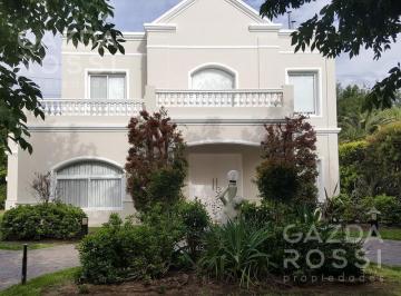Casa · 212m² · 5 Ambientes · 2 Cocheras · Imponente Propiedad en Barrio Privado Solar del Bosque, Canning