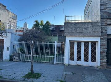 Casa · 280m² · 4 Ambientes · 2 Cocheras · Casa a Refaccionar en 2 Plantas
