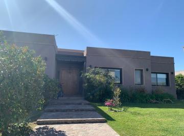 Casa · 169m² · 5 Ambientes · 2 Cocheras · Casa - Retasada Venta - Santa Juana - Canning