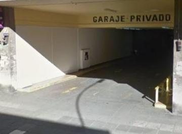 Garage · 8m² · Cochera en Edificio Privado de Cocheras - Zona Balvanera Uriburu Al 400