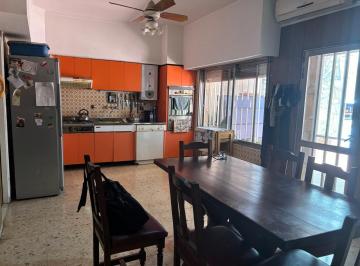 Casa · 120m² · 4 Ambientes · 1 Cochera · Casa en Nuestra Señora de Lourdes