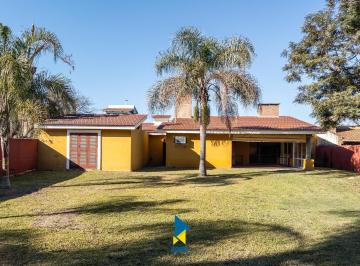 Casa · 152m² · 3 Ambientes · 2 Cocheras · Venta de Casa y Departamento en Arguello a m de Recta Martinolli