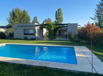 Casa · 820m² · 3 Ambientes · Venta de Casa en Country Posadas de Los Lagos