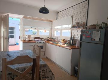 PH · 140m² · 3 Ambientes · 1 Cochera · PH en Don Bosco