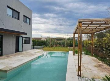 Casa · 275m² · 7 Ambientes · 1 Cochera · Casa en Venta en San Ramiro, Pilar del Este, Pilar