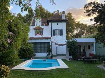 Casa · 180m² · 4 Ambientes · 2 Cocheras · Casa en Venta
