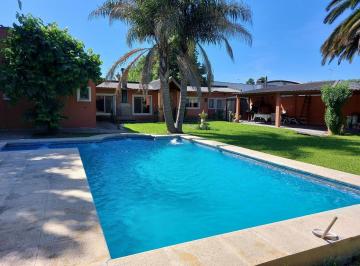 Casa · 129m² · 3 Ambientes · 2 Cocheras · Chalet en Venta, Parque Leloir, Dos Dorm.