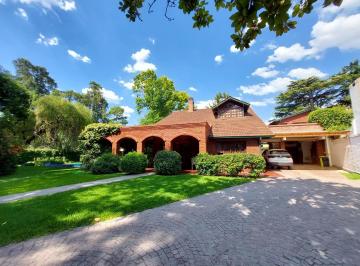Casa · 341m² · 4 Ambientes · 5 Cocheras · Chalet Parque Leloir - Nuevo Valor - Apta Crëdito