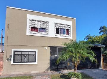 Casa · 160m² · 5 Ambientes · Propiedad en Venta en Villa Udaondo - 4 Dorm.