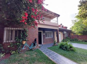 Casa · 164m² · 4 Ambientes · Nuevo Valor - Apto a Crédito Villa Udaondo - Casa en Venta