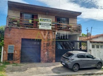 Casa de 7 ambientes, Hurlingham · Chalet en Venta 7 Ambientes Distribuidos en 2 Plantas Parque Johnston Hurlingham