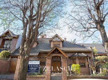 Casa · 182m² · 4 Ambientes · 2 Cocheras · Venta: Cas Sobre Calle Franco, Ciudad Jardín - Barrio Malibu, Lote Externo
