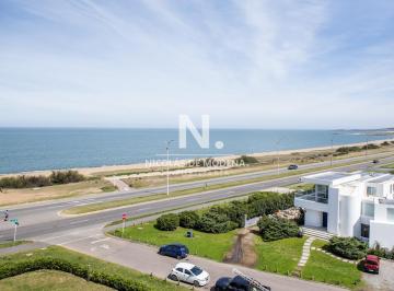 Foto1 · Vende Departamento de 2 Dorm. en Playa Mansa, Punta del Este
