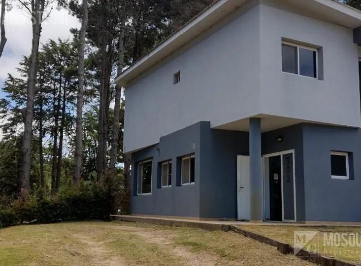 Casa · 185m² · 6 Ambientes · 1 Cochera