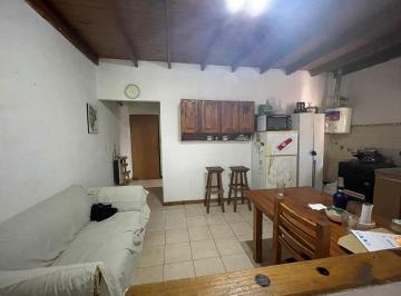 Casa · 160m² · 3 Ambientes · Bloque con Dpto, Monoambiente y Casa en Calle 37 (14y16)