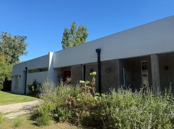 Casa · 212m² · Casa en Lobos