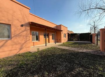 Casa · 105m² · 3 Ambientes · Casa en Lobos