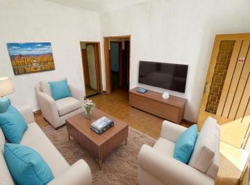 Casa · 115m² · 3 Ambientes · 1 Cochera · Venta Casa de 3 Ambientes en Caseros