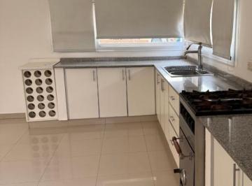 Casa · 126m² · 4 Ambientes · 1 Cochera · Venta Casa B° Privado Talzahuer