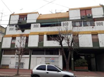 Departamento · 75m² · 3 Ambientes · 1 Cochera · Departamento de Tres Ambientes con Cochera