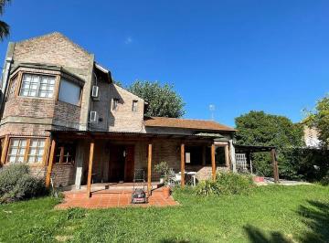 Casa · 140m² · 4 Ambientes · Oportunidad Chalet Moron