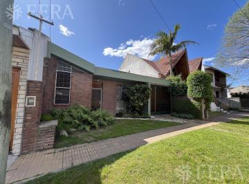 Casa · 200m² · 4 Ambientes · 1 Cochera · Venta de Casa 4 Ambientes con Cochera en Quilmes Oeste