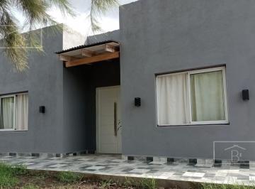 Casa · 500m² · 3 Ambientes · 2 Cocheras · Casa en Venta de 3 Ambientes en San Vicente
